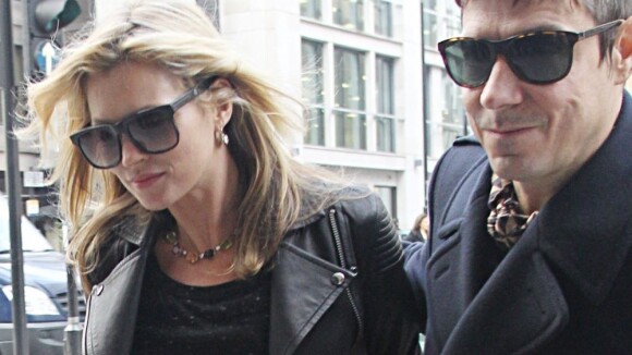 Kate Moss : Shopping en amoureux pour le top rock et au naturel