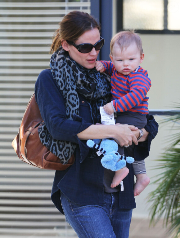 Jennifer Garner et son fils Samuel à Pacific Palisades le 13 novembre 2012.