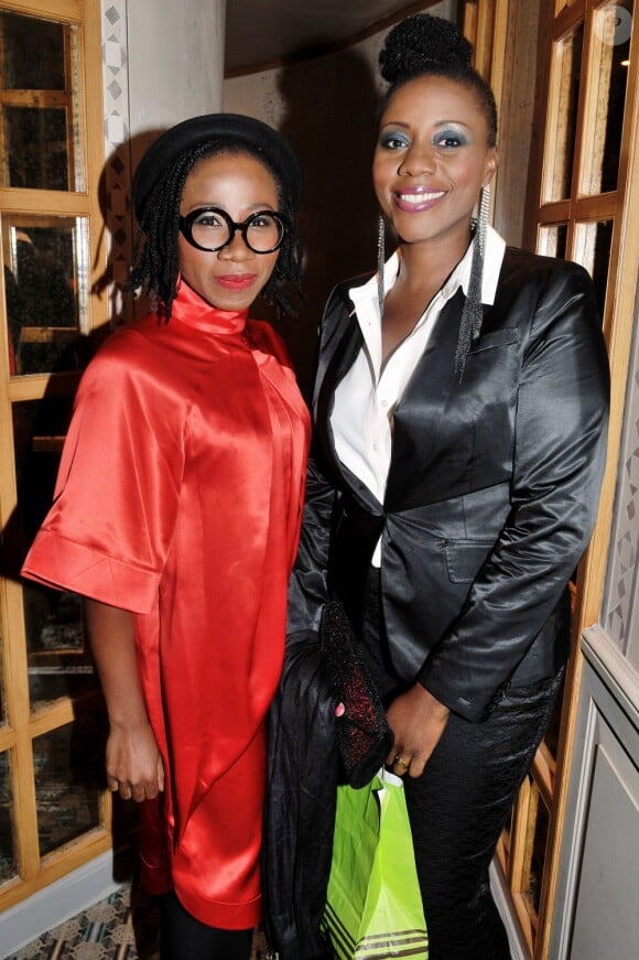 La chanteuse Asa et la journaliste Aline Afanoukoe, au dîner Tommy Hilfiger et Breast Health International, le 15 novembre 2012.