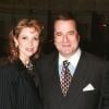 Paul-Loup Sulitzer et son ex-femme Delphine Jacobson à Paris, mars 1996.
