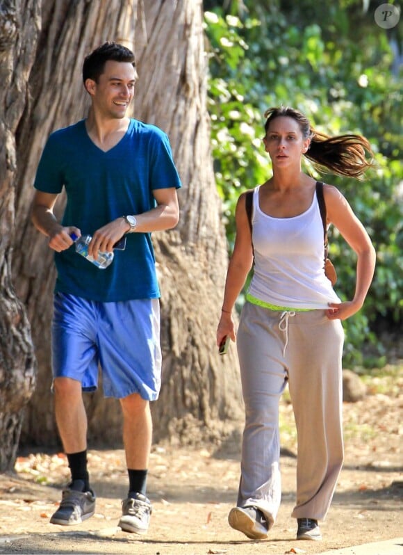Jennifer Love Hewitt et Brian Hallisay font du sport du côté de Santa Monica le 7 août 2012. Nouveau couple à Hollywood ?