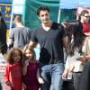 Gilles Marini, sa femme Carole et leur fille Julianna étaient au marché de Studio City Farmers Market, le 18 novembre 2012.