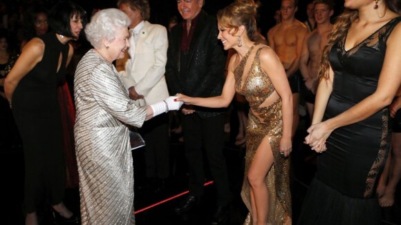 Elizabeth II : Kylie Minogue, Cheryl Cole, sublimes showwomen de Sa Majesté