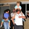 Jack Black, sa femme Tanya Haden et leurs fils Samuel et Thomas se sont offert un diner en famille au California Pizza Kitchen de Sherman Oaks, le 20 novembre 2012