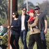 Neve Campbell et son fils Caspian et son chéri J.J Feild à Los Angeles le 21 novembre 2012.