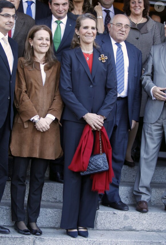 La princesse Elena d'Espagne lors de la cérémonie de remise des Prix Université Entreprise le 22 novembre 2012 à l'Université polytechnique de Madrid.