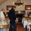 Ashton Kutcher et sa compagne Mila Kunis ont profité d'un dîner romantique à Rome le 23 novembre 2012