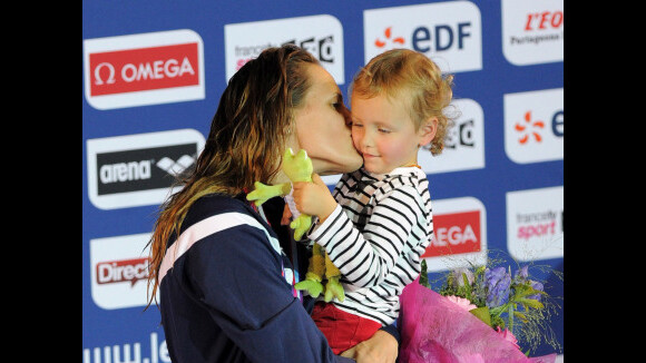 Laure Manaudou : Pluie de baisers à sa fille Manon pour fêter sa médaille d'or
