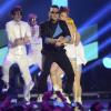 Le chanteur Psy se lâche sur scène avec son Gangnam style