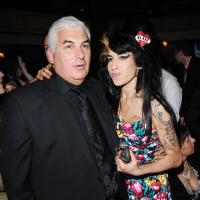 Amy Winehouse : Son père Mitch intraitable avec ceux qui touchent à sa fille