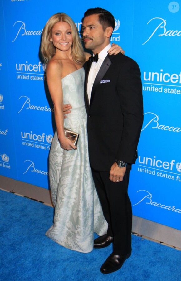 Kelly Ripa et Mark Consuelos au 8e Snowflake Ball de l'Unicef à New York le 27 novembre 2012.