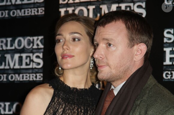 Guy Ritchie et sa fiancée Jacqui Ainsley lors de l'avant-première de Sherlock Holmes 2 à Rome le 11 décembre 2012