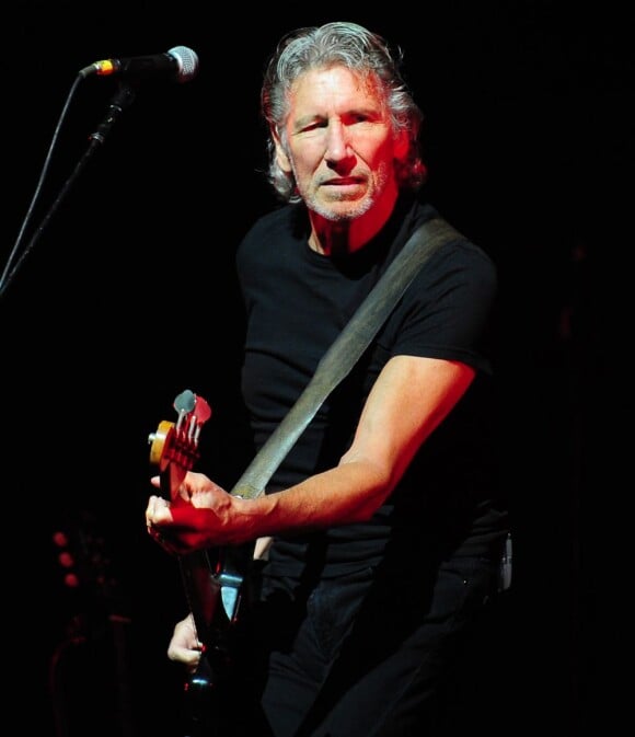 Roger Waters du groupe Pink Floyd en concert à la Time Warner Cable Arena à Charlotte (Caroline du Nord) comptant pour sa tournée The Wall Live, a empoché 88 millions de dollars entre mai 2011 et mai 2012. Le 10 juillet 2012.