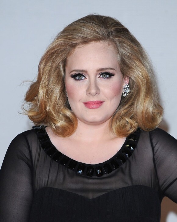 L'album 21 d'Adele est disque de diamants avec dix millions d'exemplaires vendus. La chanteuse a remporté 35 millions de dollars cette année, se plaçant en 22e position du classement Forbes.