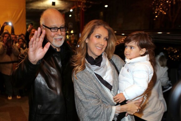 Céline Dion quitte le magnifique George V à Paris avec son mari René Angélil et ses enfants, René-Charles, Nelson et Eddy, le 30 novembre 2012.