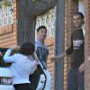 Lionel Messi et sa belle Antonella Roccuzzo rendent visite au gardien remplaçant du Barça, Jose Manuel Pinto avec leur fils Thiago à Barcelone le 2 decembre 2012