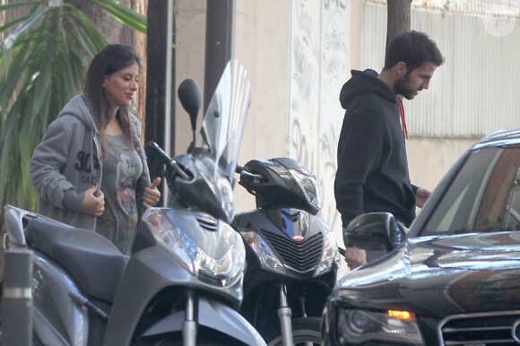 Cesc Fabregas et sa compagne enceinte Daniella Semaan surpris dans les rues de Barcelone le 2 décembre 2012