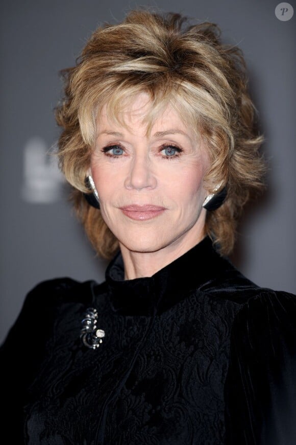 Jane Fonda, 74 ans, assume ses recours à la chirurgie esthétique et suscite l'admiration de Kylie Minogue. Los Angeles, le 27 octobre 2012.