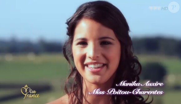 Manika Auxire (Miss Poitou-Charentes) se présente dans un portrait individuel, le samedi 3 décembre 2011 à Brest à l'occasion de l'élection de Miss France 2012.