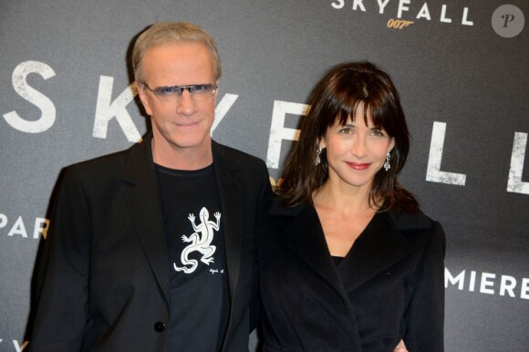 Christophe Lambert et Sophie Marceau lors de l'avant-première de Skyfall à Paris le 24 octobre 2012
