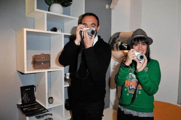 Nikos Aliagas et Alizée à la soirée de lancement de l'appareil photo Olympus 'Pen Lite' à la boutique Ephemere Olympus à Paris le 6 Decembre 2012.
