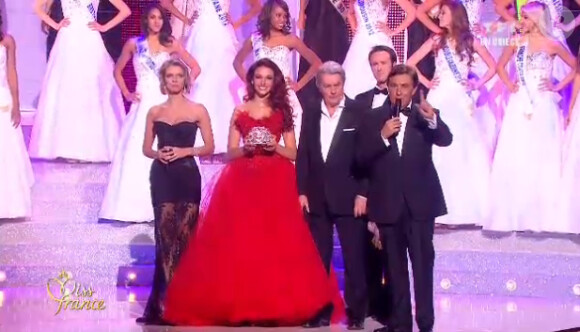 Les cinq finalistes lors de la soirée d'élection Miss France 2013 le samedi 8 décembre 2012 sur TF1