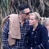 Reese Witherspoon, et son mari Jim Toth, un couple heureux. A Brentwood le 8 décembre 2012.