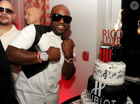 Exclusif - Rico Love célèbre son trentième anniversaire au restaurant Katsuya et exhibe son cadeau : une jolie montre Hublot. Miami Beach, le 8 décembre 2012.