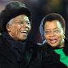 Nelson Mandela et sa femme Graça Machel à Johannesburg, le 11 juillet 2011.