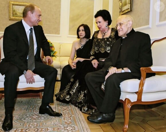 Galina Vishnevskaïa et Mstislav Rostropovitch en mars 2007 pour les 80 ans du virtuose au Kremlin.