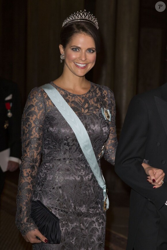 La princesse Madeleine de Suède arrivant pour le dîner de gala en l'honneur des lauréats des prix Nobel, donné le 11 décembre 2012 dans la salle Mer Blanche du palais Drottningholm, à Stockholm.