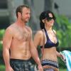 Jennifer Lawrence profite de la plage à Hawai entre deux prises de Hunger Games 2