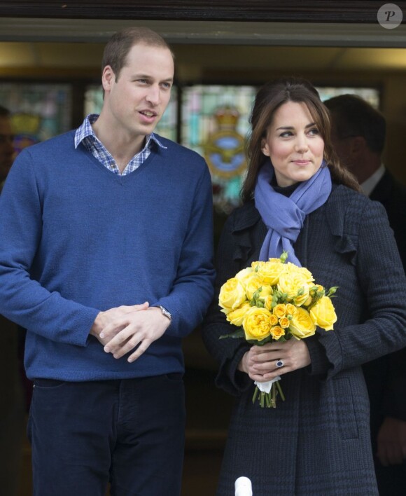 Kate Middleton et le prince William quittent l'hôpital King Edward VII à Londres le 6 décembre 2012. Kate a été hospitalisée trois jours pour de fortes nausées.