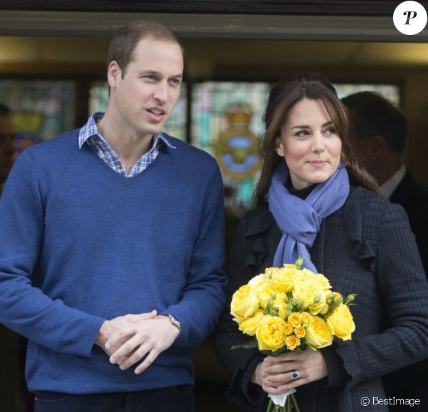 Kate Middleton et le prince William quittent l'hôpital King Edward VII à Londres le 6 décembre 2012. Kate a été hospitalisée trois jours pour de fortes nausées.