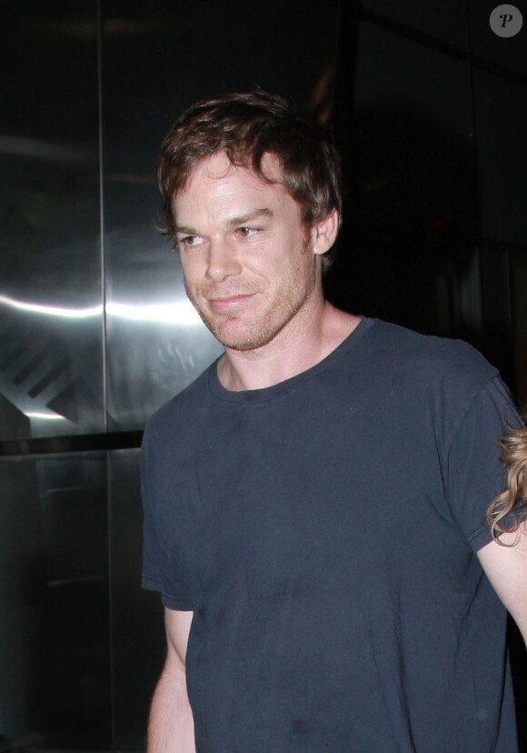 Michael C. Hall et sa petite amie Morgan Macgregor font du shopping à Hollywood, le 30 octobre 2012.