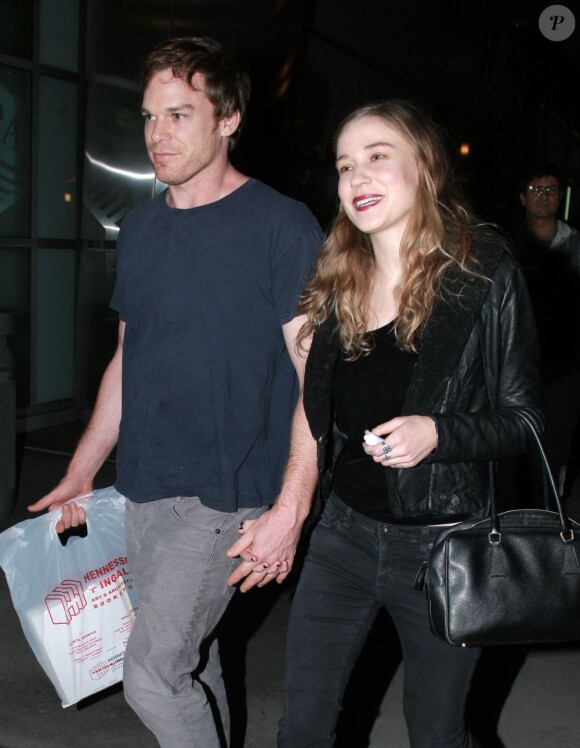 Michael C. Hall et sa petite amie Morgan Macgregor font du shopping à Hollywood, le 30 octobre 2012.