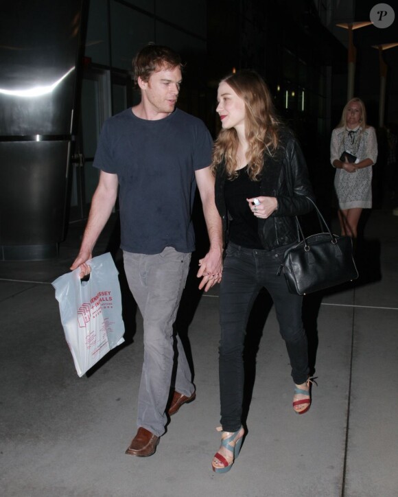 Michael C. Hall et sa petite amie Morgan Macgregor font du shopping à Hollywood, le 30 octobre 2012.