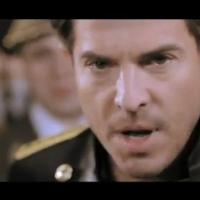 Vincent Niclo : Le clip de ''Carmina Burana'' le pose en guerrier décapité !