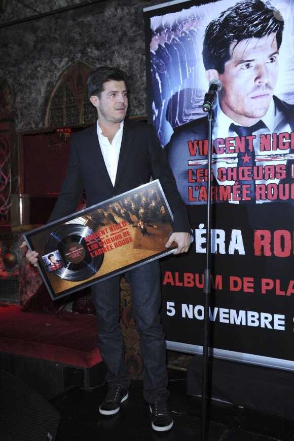Vincent Niclo fête son disque de platine au Raspoutine à Paris, le 5 novembre 2012. 