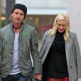 La belle Gwen Stefani et son mari Gavin Rossdale font du shopping pour Noël à Studio City, le 18 decembre 2012.