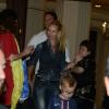 Zlatan Ibrahimovic, sa compagne Helena Seger et leurs enfants Vincent et Maximilien  à la sortie de l'hôtel Bristol à Paris, le 18 juillet 2012