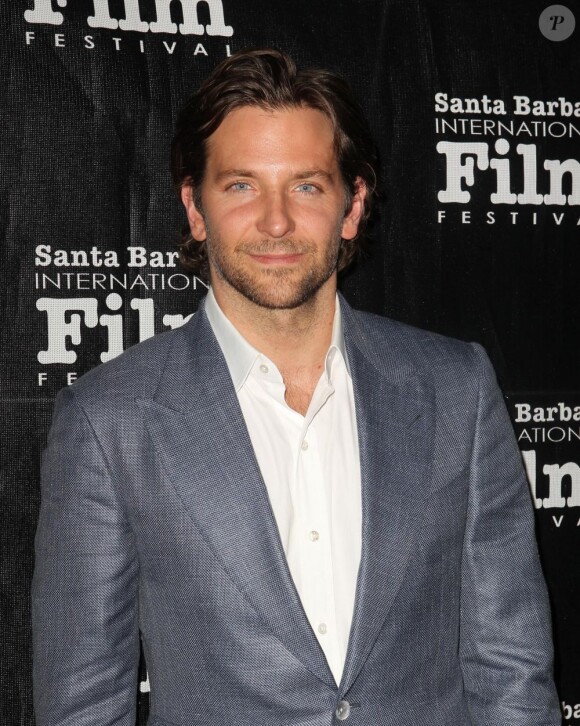 Bradley Cooper pose à la 7e édition du film de Santa Barbara le 8 décembre 2012.