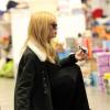 Rachel Zoe a fait du shopping de Noël avec son fils Skyler au magasin Kitson de Los Angeles le 19 décembre 2012.