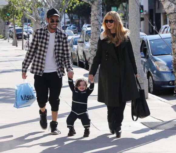 Rachel Zoe a fait du shopping de Noël avec son adorable fils Skyler au magasin Kitson de Los Angeles le 19 décembre 2012.