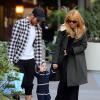 Rachel Zoe a fait du shopping de Noël avec son fils Skyler au magasin Kitson de Los Angeles le 19 décembre 2012.