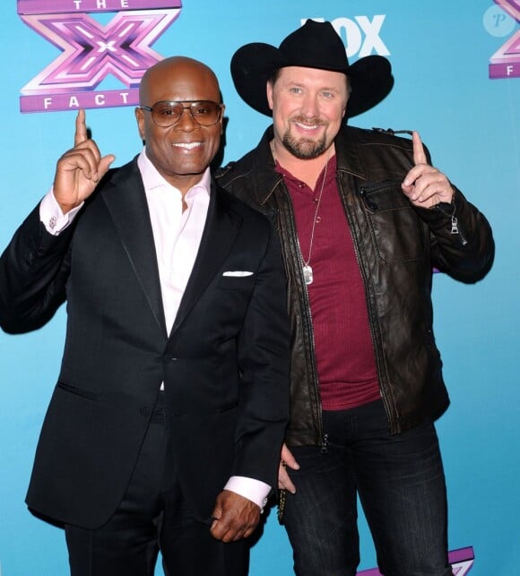 LA Reid et le grand gagnant Tate Stevens le soir de la grande finale de X Factor saison 2, à Los Angeles le 20 décembre 2012.