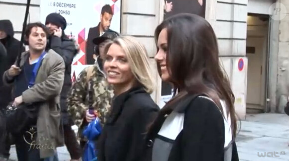 Marine Lorphelin, Miss France 2013, arrive avec Sylvie Tellier chez Europe 1