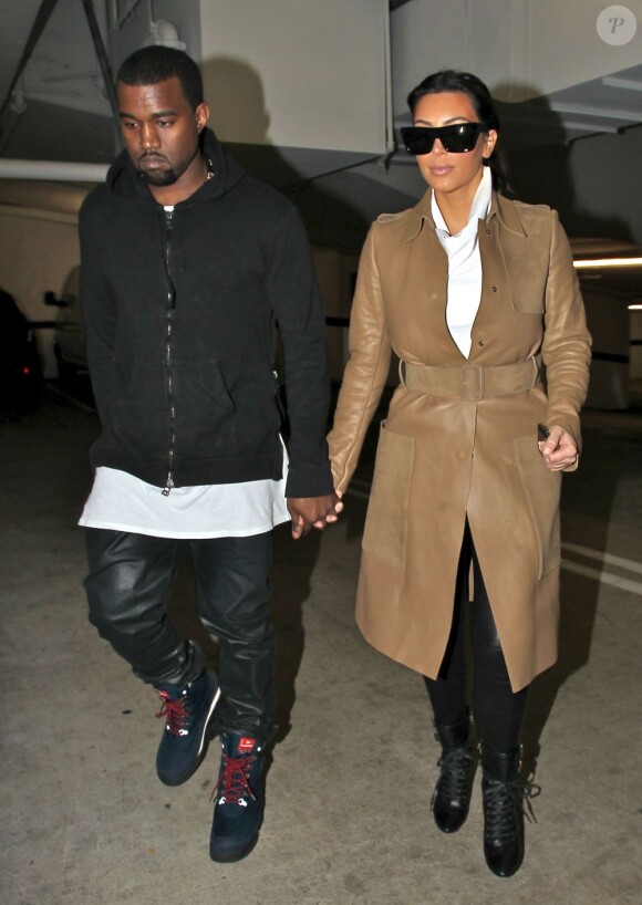 Kim Kardashian et Kanye West se rendent dans un hôpital à Beverly Hills. Le 22 décembre 2012.
