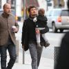 Orlando Bloom et son fils Flynn le samedi 22 décembre se baladent à Los Angeles... sans Miranda Kerr.