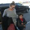 Eddie Cibrian, ses enfants Jake et Mason et LeAnn Rimes à l'aéroport de Los Angeles, le 26 décembre 2012.